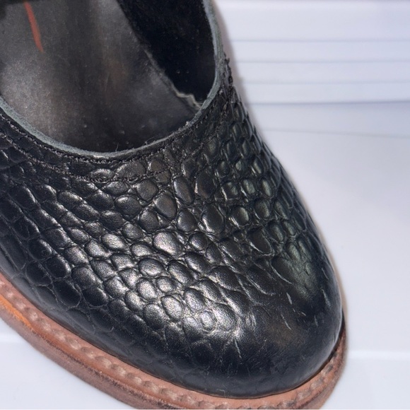 Freebird LEATHER Black Croc-Embossed MARY JANE Heels PUMPS 3 strap LIKE NEW - Picture 15 of 15